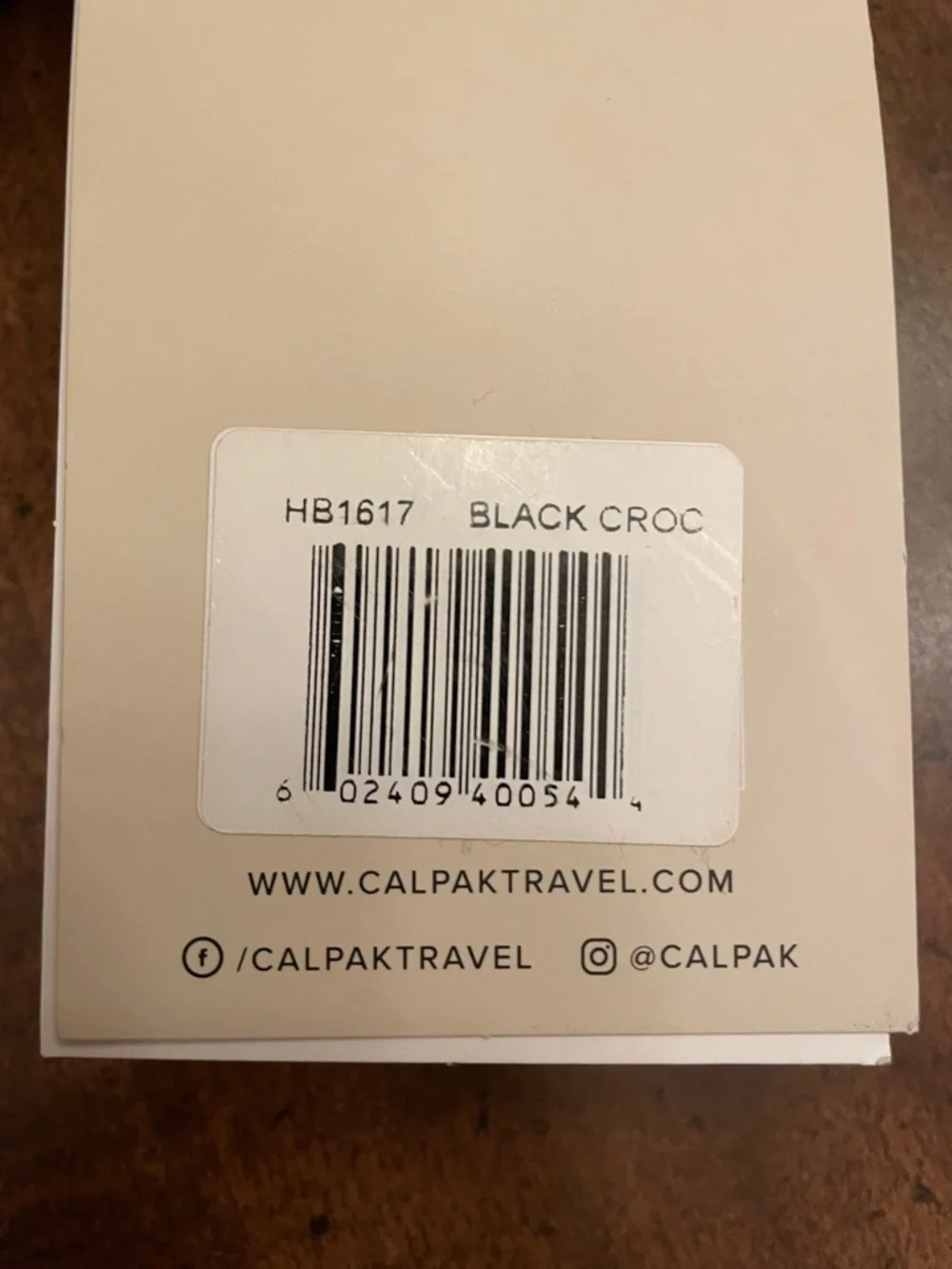 NWT CALPAK Medium Travel Hat Box with Strap - Black Crocodile - Picture 7 of 7